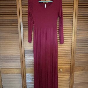 Elegant Burgundy Long Sleeve Dress